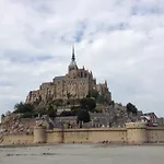 Alojamento de Acomodação e Pequeno-almoço De Charme La Rose De Près Du Mont Saint Michel