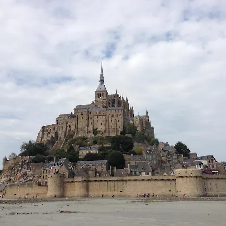 ベッド・アンド・ブレックファスト De Charme La Rose De Pres Du Mont Saint Michel