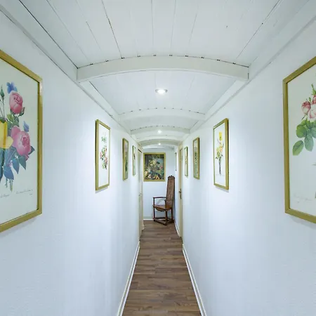 De Charme La Rose De Près Du Mont Saint Michel Bed & Breakfast