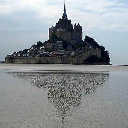 De Charme La Rose De Près Du Mont Saint Michel