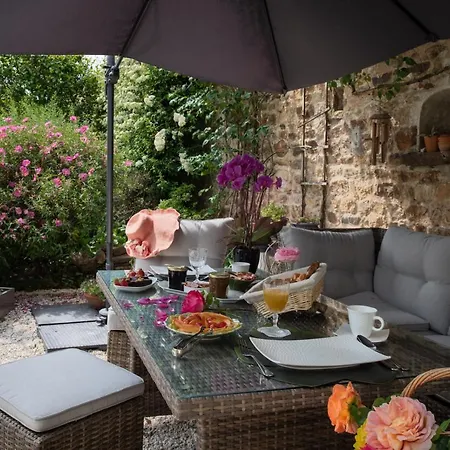 De Charme La Rose De Près Du Mont Saint Michel