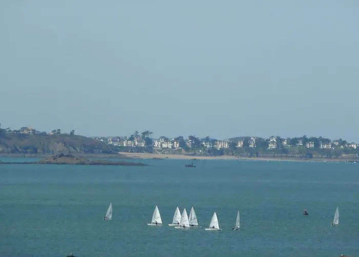 De Charme La Rose De Pres Du Mont Saint Michel Bed & Breakfast 3*